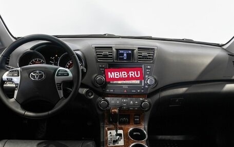 Toyota Highlander III, 2012 год, 2 033 000 рублей, 6 фотография