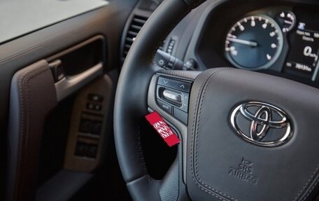 Toyota Land Cruiser Prado 150 рестайлинг 2, 2019 год, 5 500 000 рублей, 19 фотография