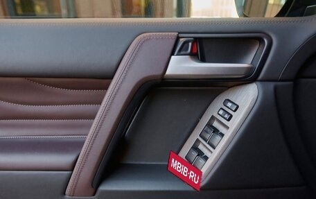 Toyota Land Cruiser Prado 150 рестайлинг 2, 2019 год, 5 500 000 рублей, 26 фотография