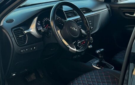 KIA Rio IV, 2021 год, 1 800 000 рублей, 10 фотография