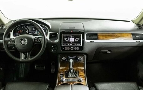 Volkswagen Touareg III, 2011 год, 1 850 000 рублей, 10 фотография