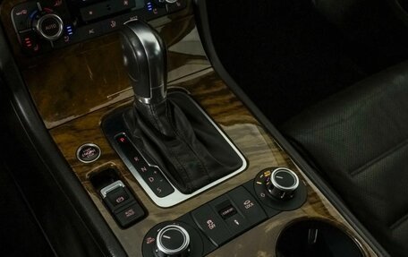 Volkswagen Touareg III, 2011 год, 1 850 000 рублей, 15 фотография