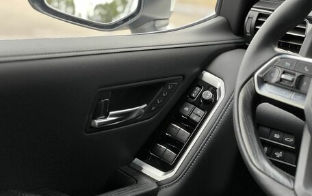 Toyota Land Cruiser, 2025 год, 18 490 000 рублей, 26 фотография