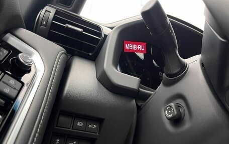 Toyota Land Cruiser, 2025 год, 18 490 000 рублей, 22 фотография