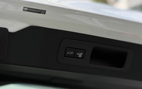 Toyota Land Cruiser, 2025 год, 18 490 000 рублей, 34 фотография