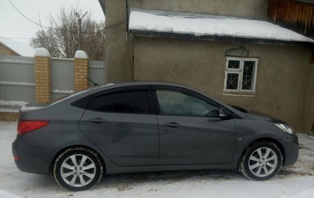 Hyundai Solaris II рестайлинг, 2012 год, 810 000 рублей, 4 фотография