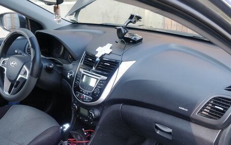 Hyundai Solaris II рестайлинг, 2012 год, 810 000 рублей, 10 фотография