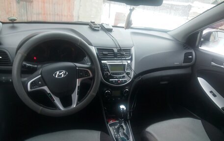 Hyundai Solaris II рестайлинг, 2012 год, 810 000 рублей, 13 фотография