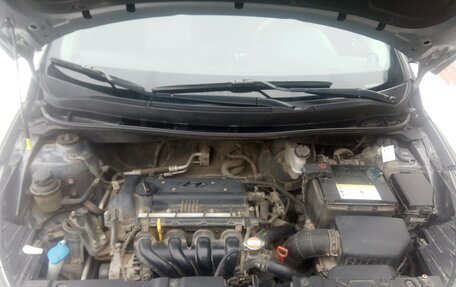 Hyundai Solaris II рестайлинг, 2012 год, 810 000 рублей, 24 фотография