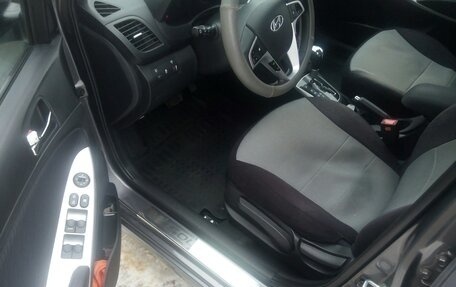 Hyundai Solaris II рестайлинг, 2012 год, 810 000 рублей, 23 фотография