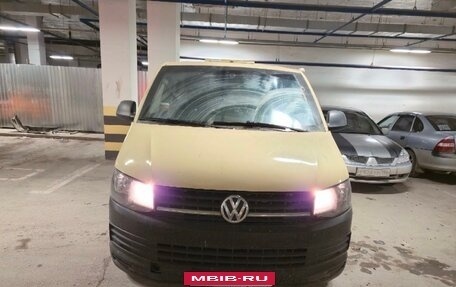 Volkswagen Transporter T6 рестайлинг, 2016 год, 2 600 000 рублей, 2 фотография