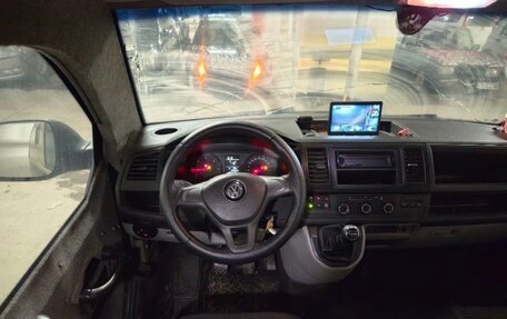 Volkswagen Transporter T6 рестайлинг, 2016 год, 2 600 000 рублей, 16 фотография