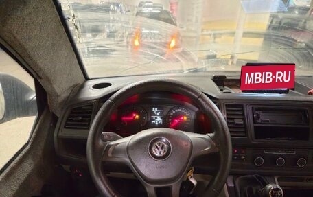 Volkswagen Transporter T6 рестайлинг, 2016 год, 2 600 000 рублей, 14 фотография