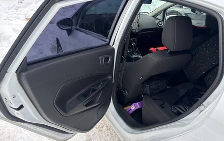 Ford Fiesta, 2015 год, 970 000 рублей, 4 фотография