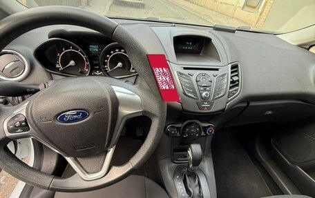 Ford Fiesta, 2015 год, 890 000 рублей, 5 фотография