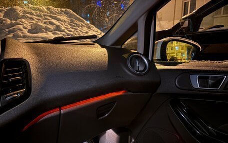 Ford Fiesta, 2015 год, 970 000 рублей, 12 фотография