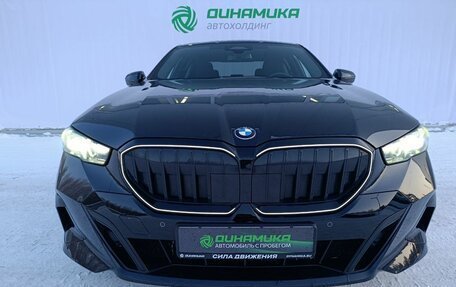BMW 5 серия, 2023 год, 7 600 000 рублей, 2 фотография