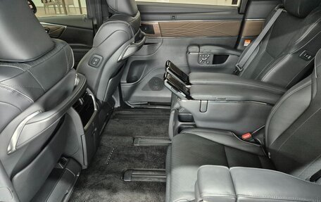 Toyota Alphard, 2025 год, 10 900 013 рублей, 16 фотография