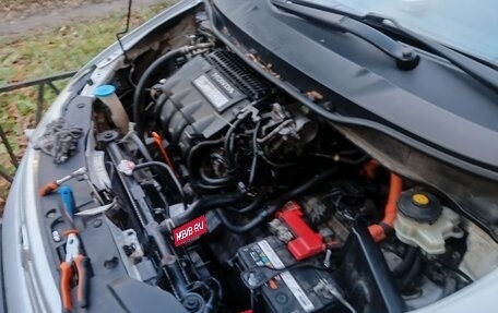 Honda Insight II рестайлинг, 2010 год, 750 000 рублей, 8 фотография