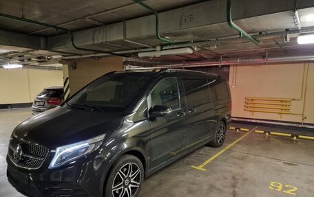 Mercedes-Benz V-Класс, 2022 год, 15 000 000 рублей, 1 фотография