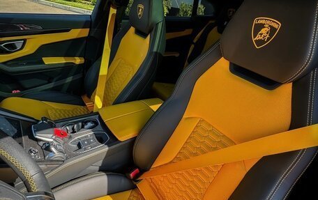 Lamborghini Urus I, 2022 год, 30 000 000 рублей, 9 фотография