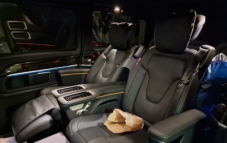 Mercedes-Benz V-Класс, 2022 год, 15 000 000 рублей, 2 фотография