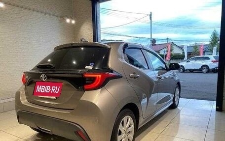 Toyota Yaris, 2023 год, 820 000 рублей, 5 фотография