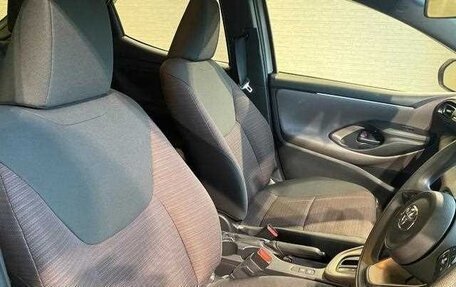 Toyota Yaris, 2023 год, 820 000 рублей, 10 фотография