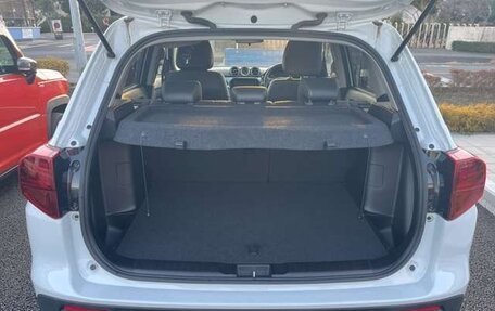 Suzuki Escudo IV, 2022 год, 1 370 000 рублей, 16 фотография