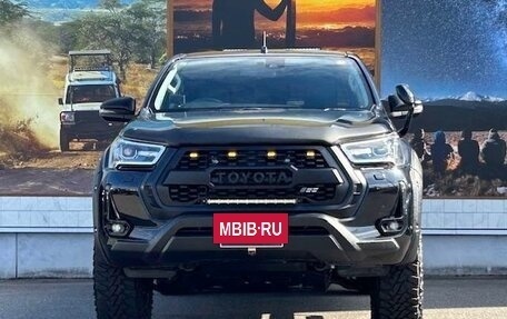 Toyota Hilux VIII, 2022 год, 4 470 000 рублей, 2 фотография