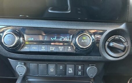 Toyota Hilux VIII, 2022 год, 4 470 000 рублей, 18 фотография