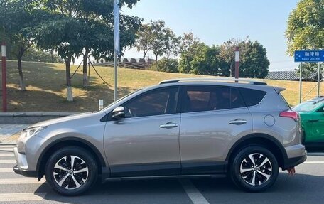 Toyota RAV4, 2017 год, 2 090 000 рублей, 3 фотография