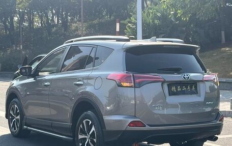 Toyota RAV4, 2017 год, 2 090 000 рублей, 4 фотография