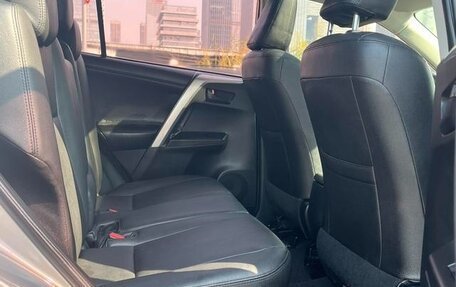 Toyota RAV4, 2017 год, 2 090 000 рублей, 11 фотография