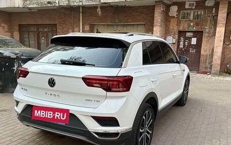 Volkswagen T-Roc I, 2023 год, 1 820 007 рублей, 3 фотография