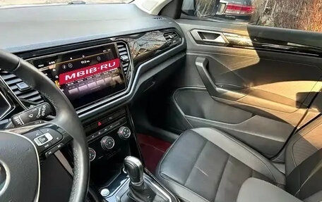 Volkswagen T-Roc I, 2023 год, 1 820 007 рублей, 10 фотография