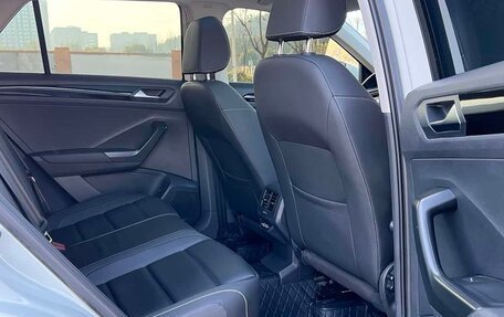 Volkswagen T-Roc I, 2022 год, 1 900 000 рублей, 15 фотография