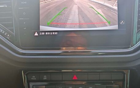 Volkswagen T-Roc I, 2022 год, 1 900 000 рублей, 22 фотография