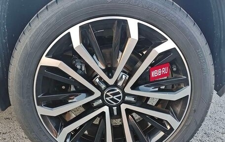 Volkswagen T-Roc I, 2022 год, 1 900 000 рублей, 20 фотография