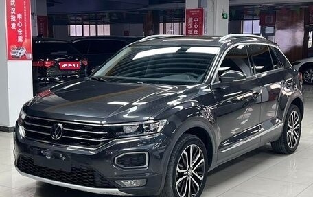 Volkswagen T-Roc I, 2022 год, 1 620 300 рублей, 1 фотография