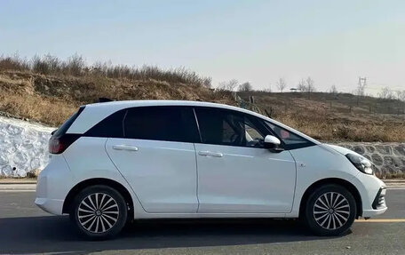 Honda Fit, 2022 год, 1 300 007 рублей, 5 фотография