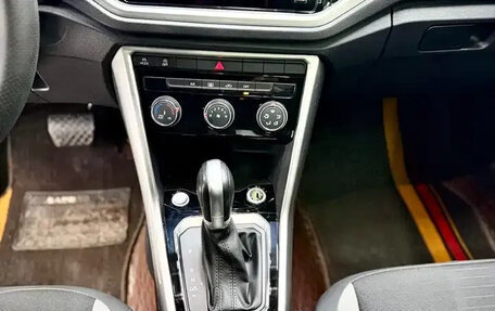 Volkswagen T-Roc I, 2022 год, 1 980 009 рублей, 13 фотография