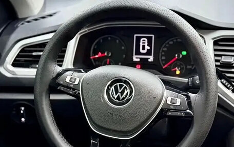 Volkswagen T-Roc I, 2022 год, 1 980 009 рублей, 11 фотография