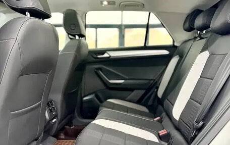 Volkswagen T-Roc I, 2022 год, 1 980 009 рублей, 17 фотография