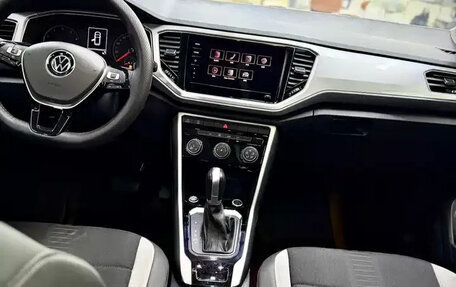 Volkswagen T-Roc I, 2022 год, 1 980 009 рублей, 19 фотография