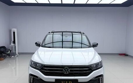 Volkswagen T-Roc I, 2022 год, 1 550 300 рублей, 2 фотография