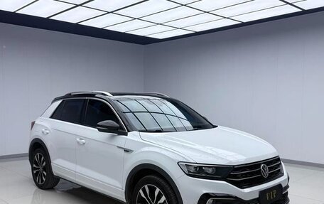 Volkswagen T-Roc I, 2022 год, 1 550 300 рублей, 3 фотография