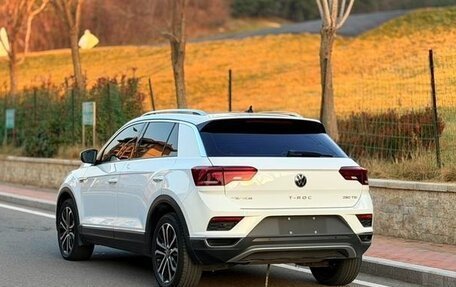 Volkswagen T-Roc I, 2022 год, 1 600 300 рублей, 5 фотография