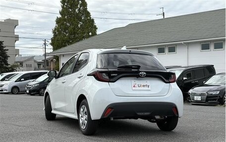 Toyota Yaris, 2023 год, 870 001 рублей, 5 фотография