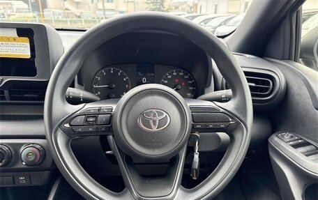 Toyota Yaris, 2023 год, 870 001 рублей, 8 фотография